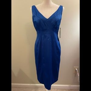 Jones Wear sleeveless, V-neck, sheath cocktail dress - size 8 -NWT